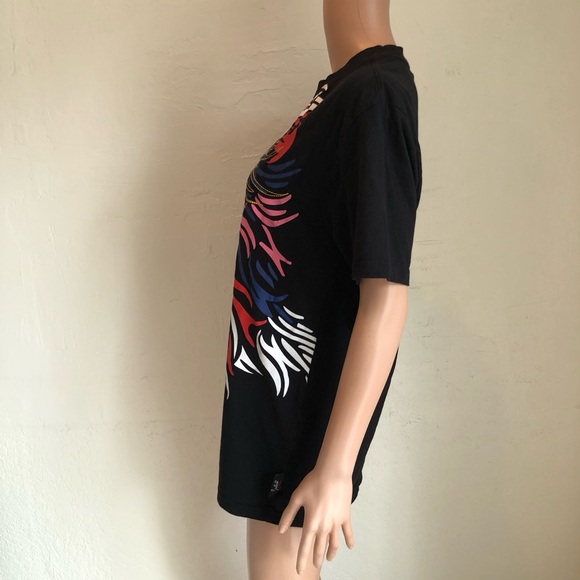 Switch Remarkable Women’s Size L Black T-Shirt Lion Printed Graphic Design - Picture 3 of 16